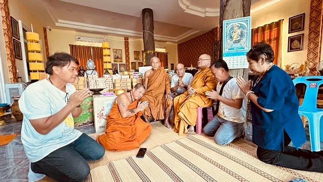 LINE_ALBUM_231268_251224_66_0